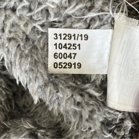 ANTIGUA Women's Detroit Red Wings Black/Gray Sherpa Pullover Jacket | Med | EUC - Picture 7 of 11